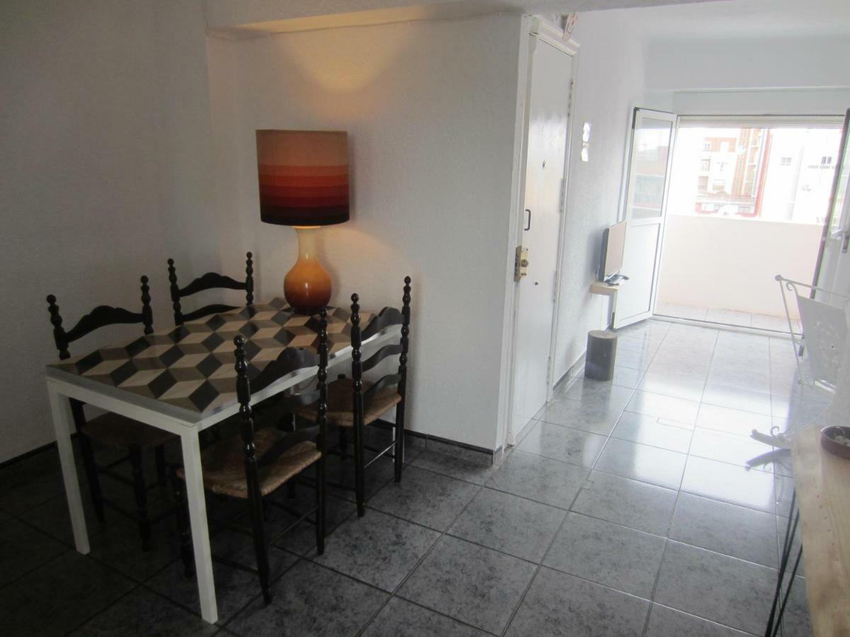 Apartment 400 Meters From The Beach Valencia Exterior photo